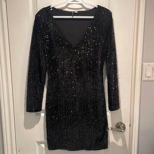 Black long sleeve sequin mini dress 🖤🪩